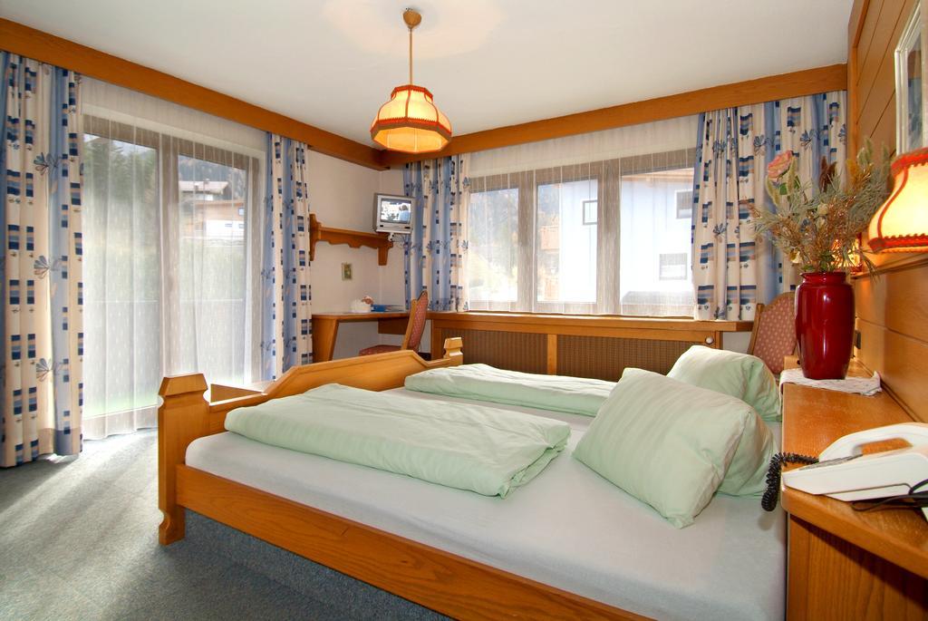 Hotel Alpina Regina Бибервир Номер фото