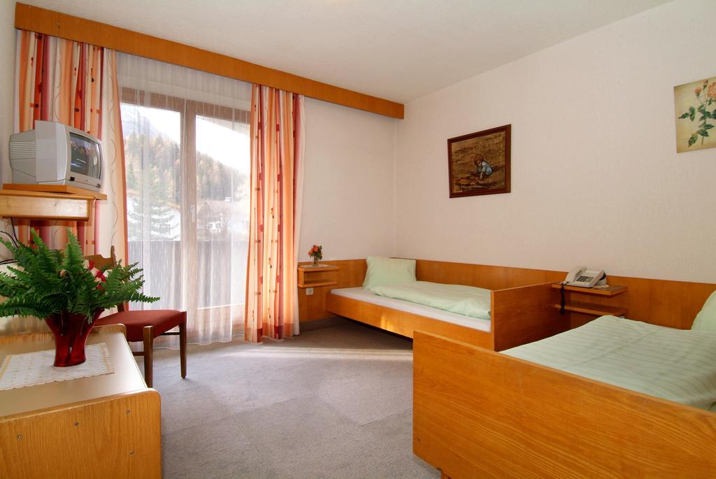 Hotel Alpina Regina Бибервир Номер фото