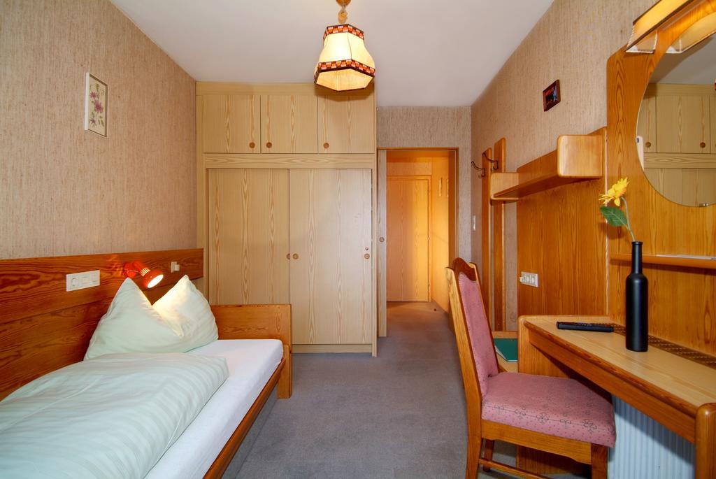 Hotel Alpina Regina Бибервир Номер фото